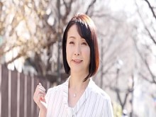 El primer documental de disparos de una esposa de cincuenta y tantos Ryoko Izumi