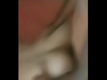 Toro se folla a la esposa a cuatro patas mientras el marido filma
