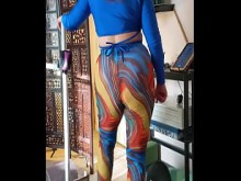 Hotwife Steffi golpea y muele desnuda