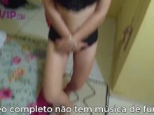 Cristina Almeida Sumisa al Vecino, humillada, abofeteada y burlada en la cara