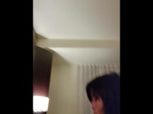Filipina sexy chupa bbc mientras el marido mira.