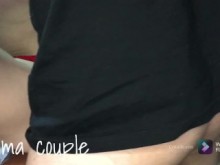 No tengo como pagar el delivery y le doy mi cuerpo para que me folle