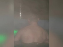 Esposa de cuerpo caliente atrapada con el mejor amigo de su marido en el jacuzzi. 11:16 lo vuelve a hacer