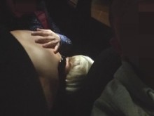 Se la chupó a un desconocido en el coche con su marido