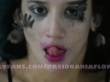 Garganta profunda y maquillaje arruinados en video personalizado para una fan, reclama un video para ti