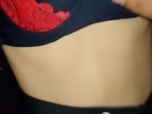 Mujer sexy de 18 años en el orgasmo superior