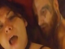 Buenos tiempos anales!!! Hotewife milf tomando tatuado bwc amante en ese gran culo