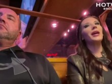 Esposa blanca obtiene coño estirado por toro musculoso