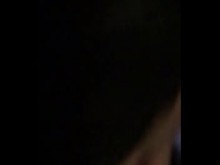 Hotwife infiel sorbiendo la polla de otro semental.