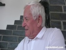 Pareja de ancianos invita a un chico más joven a follar