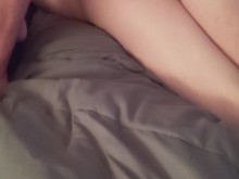 Puta adolescente follada mientras un amigo filma