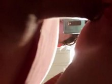 Follando encima de mi esposo cornudo, obtiene un creampie recompensado