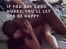 cornudo entrenando con subtítulos una pareja feliz
