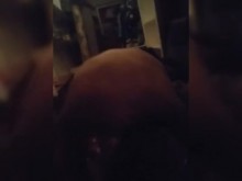 Hotwife Sunshyne cabalgata inversa y follada profunda de BWC de Texas mientras gira!!