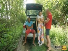 HUNT4K Hunter conoce a una chica perfecta en el lago y la compra