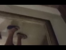 filmado teniendo sexo con la vecina y se lo mandó al cornudo de su marido