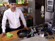 CAZAR4K. Chico tiene novia pero prefiere vagina de la barista