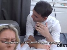 DEBT4k Las grandes deudas son la razón por la cual la chica se la follan en presencia del novio