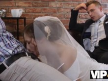 VIP4K. Un hombre rico paga un buen dinero para follar el día de su boda