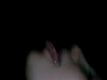 Marido cornudo le pide a su amigo que se masturbe y se corra en la boca de su esposa caliente