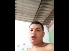 Mi marido se va de viaje por eso le mando video follando con su mejor amigo