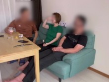 "Primera obra múltiple" Cuando su junior vino a cenar y le respondí sin sostén, se metió en una situación traviesa con su junior ❤ Me pusieron los cuernos ❤ Risas "Esta es la primera parte" NTR / Japonesa / Mujer madura / Pechos grandes / Afeitado / Sin c