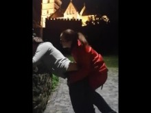 Encontré y me follé a un maricón apestoso en el centro de la ciudad vieja. Clip completo en Onlyfans (enlace en bio)