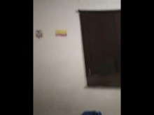 Mi madrastra me pide que haga la posición de LA COJA, ya que mi vieja no puede complacerla