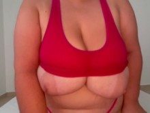 Rebotan las enormes tetas de mi en mi cara, cuando cabalga mi polla