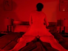 Red Session Petite Hotwife TheMontanaRose alcanza su clímax en Hung BWC