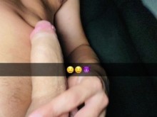 Novio engaña a su novia con un compañero de 18 en Snapchat y se pajea