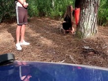 ESPOSA amateur real recibiendo un FACIAL de un EXTRAÑO en un LUGAR PÚBLICO RIESGOSO CORNUDO MIRANDO