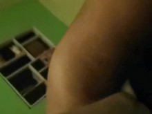 Estábamos empezando a coger con mi suegra y llegó mi novia...