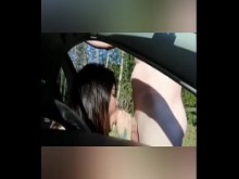 Dogging esposa da mamada a desconocidos en el coche