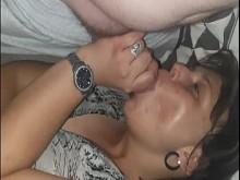Mi marido me pidió que me follara al fontanero.
