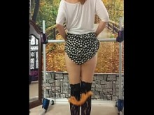 La hotwife Steffi se baja las bragas