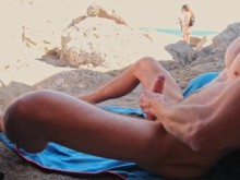 HANDJOB SLUT BEACH: dickflash para una putita muy guarra y no puede resistirse a hacerme correrme.