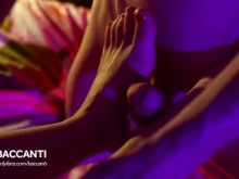 esposa le hace una paja con los pies al toro mientras el marido graba (ita dialoga)