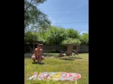 ¡Juega al aire libre mientras mi esposo está fuera!