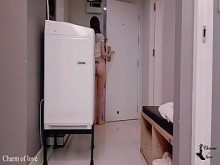 Hermosa chica tailandesa teniendo sexo con el amigo de su novio. Haga arreglos para que el mejor amigo de su novio venga a la habitación.