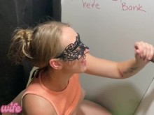 primer viaje a un agujero glorioso, chica blanca se frota la polla, el marido mira al cornudo - vídeo completo en Only Fans en la biografía