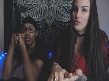¡Vlog pervertido de Camgirl &num; 6! Realidad de cuernos vs porno con la amante tatuada de grandes tetas Alace Amory y un sub masculino