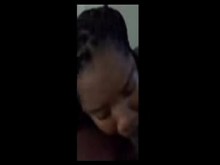 La mejor amiga de mi esposa chupa mi gran polla