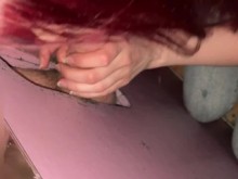 Mi novio cornudo me mira y me graba chupando la polla de un gran desconocido en el agujero de la gloria
