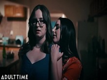 VERDADERA LESBIANA La esposa suburbana Jay Taylor no puede quitar los ojos de Angela White