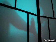 Cornudo se pone los cuernos