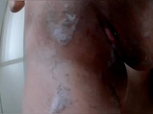 Dos días de creampie de una guarra pervertida de pechos pequeños y una casada infiel. Parte 2 [Amateur Creampie Gonzo] Mai, ama de casa de unos 30 años con el coño depilado a la que le encantan los creampies.