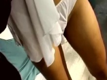 Compartir a su puta esposa caliente es lo que más le gusta a su esposo