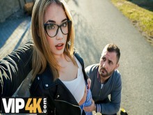CAZA4K. Lección de conducción para tramposos con Rika Fane