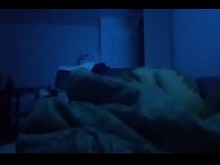 Marido filmando a su esposa teniendo sexo con otro hombre mientras se masturba